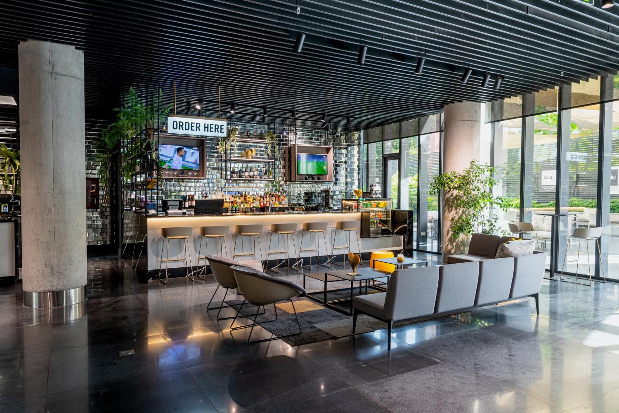 Ola Providencia, Tapestry Collection By Hilton Santiago de Chile